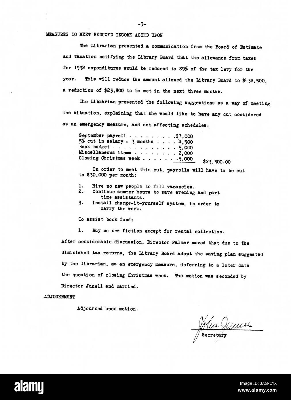 Das Sitzungsprotokoll des Minneapolis Public Library Board von 1932 beleuchtet Entscheidungen in Bezug auf Bibliotheksdienste, Finanzstrategien und die Öffentlichkeitsarbeit der Bevölkerung während der Großen Depression. Stockfoto