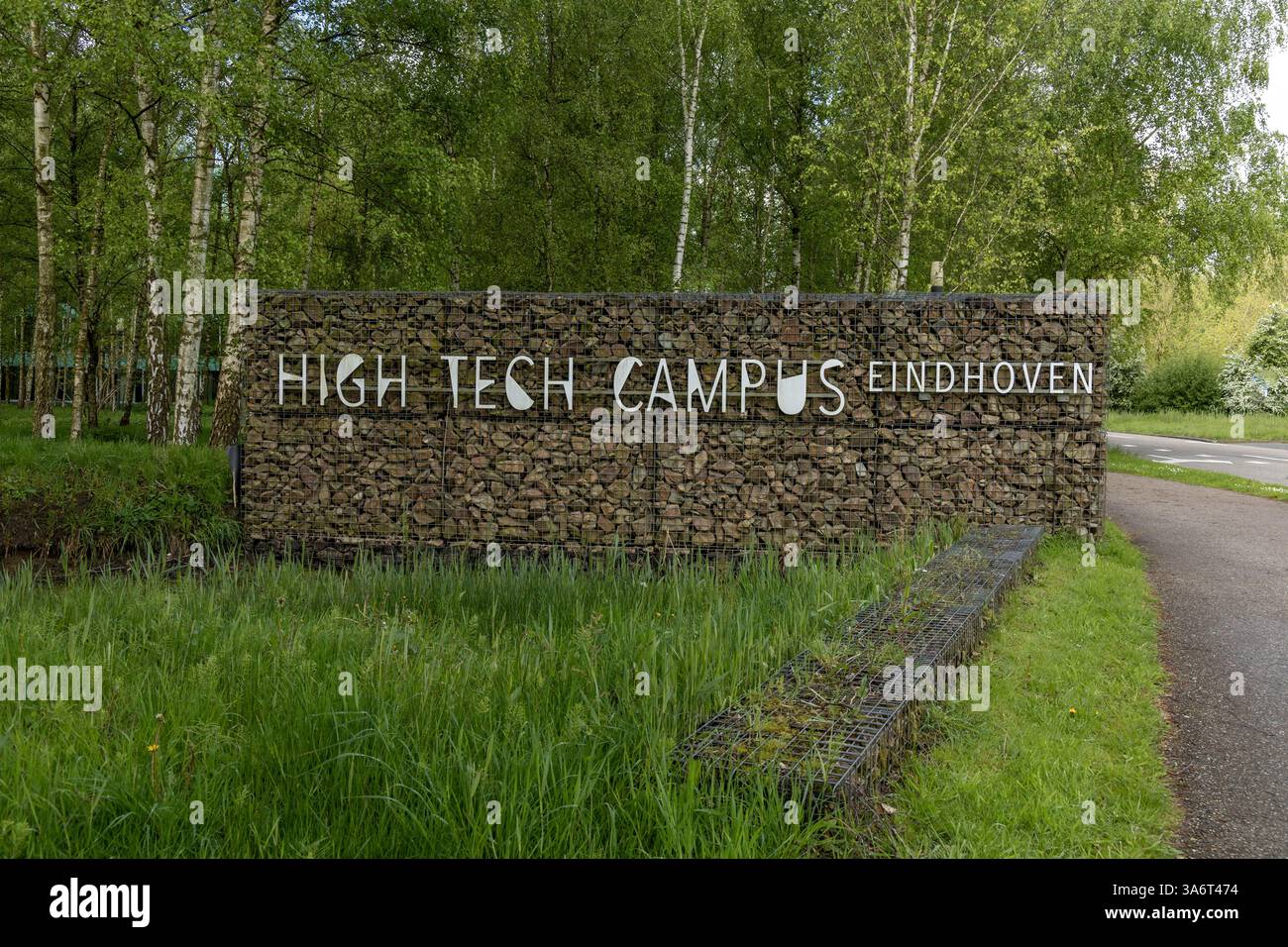 Logoschild für den Eingang zum Hightech Campus Eindhoven. Stockfoto