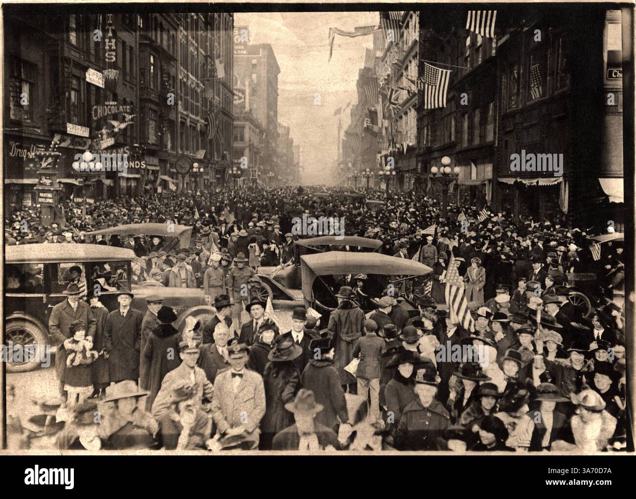 August 2014 – WWI Victory Celebration, New York City, USA, 11. November 1918 (Foto: © Glasshouse/ZUMA Wire) Stockfoto