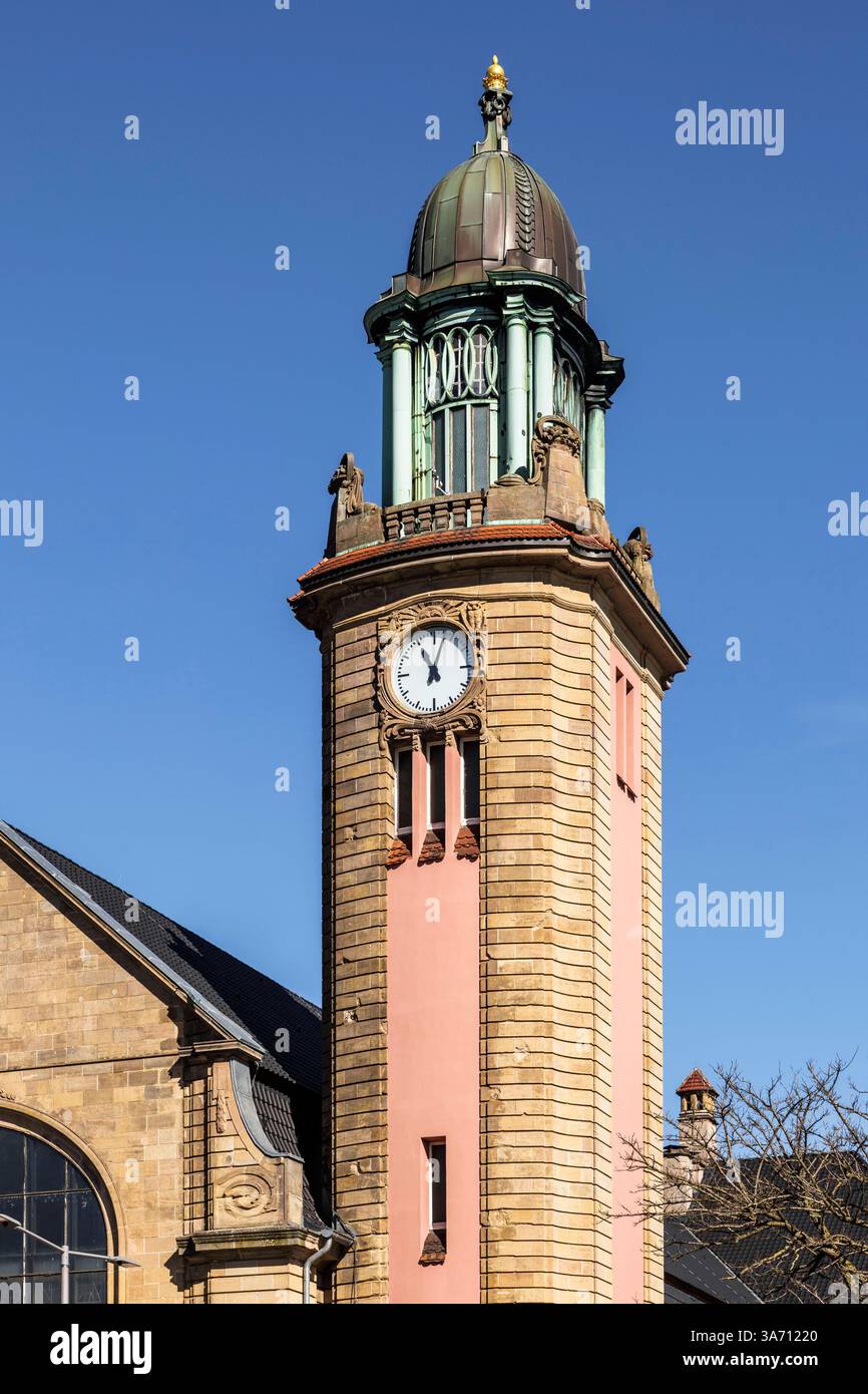 turm der neobarocken Bahnhofshalle in Hagen, Ruhrgebiet, Nordrhein-Westfalen. Turm des neobarocken Empfangsgebaeudes des Hau Stockfoto