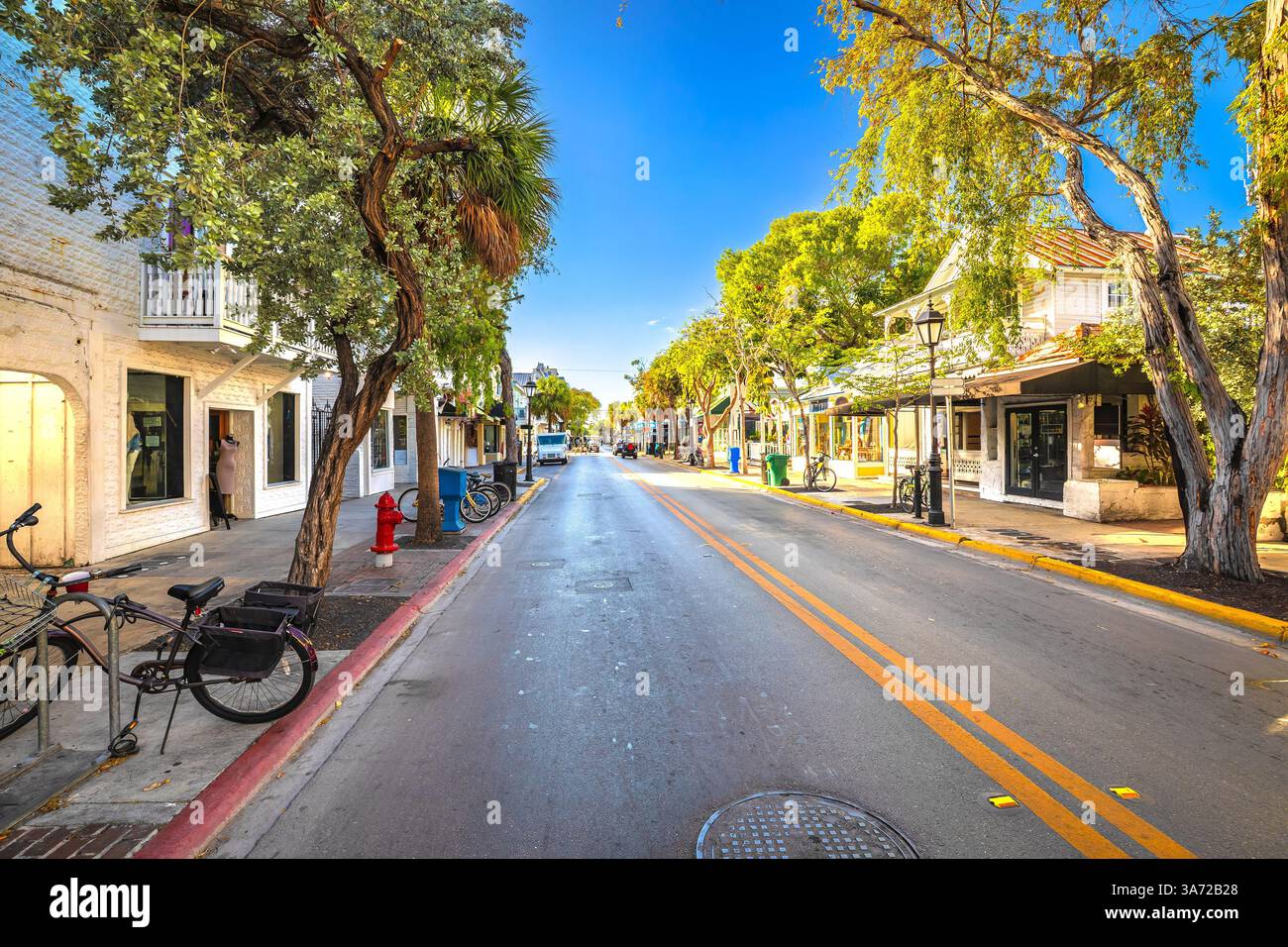 Key West, Florida. Farbenfrohe Häuser der berühmten Duval Street in Key West View. Südliche USA Stockfoto