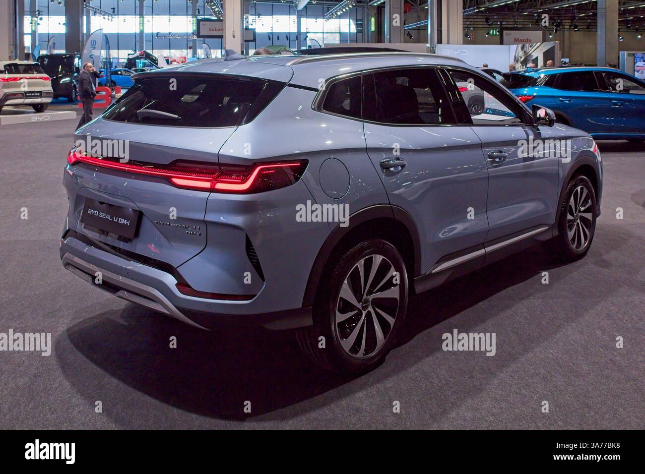 Pasila, Helsinki, Finnland – 14. März. 2025: BYD Seal U DM-i Elektroauto bei AUTO 25 und Mobility Show im Messukeskus Helsinki. Stockfoto