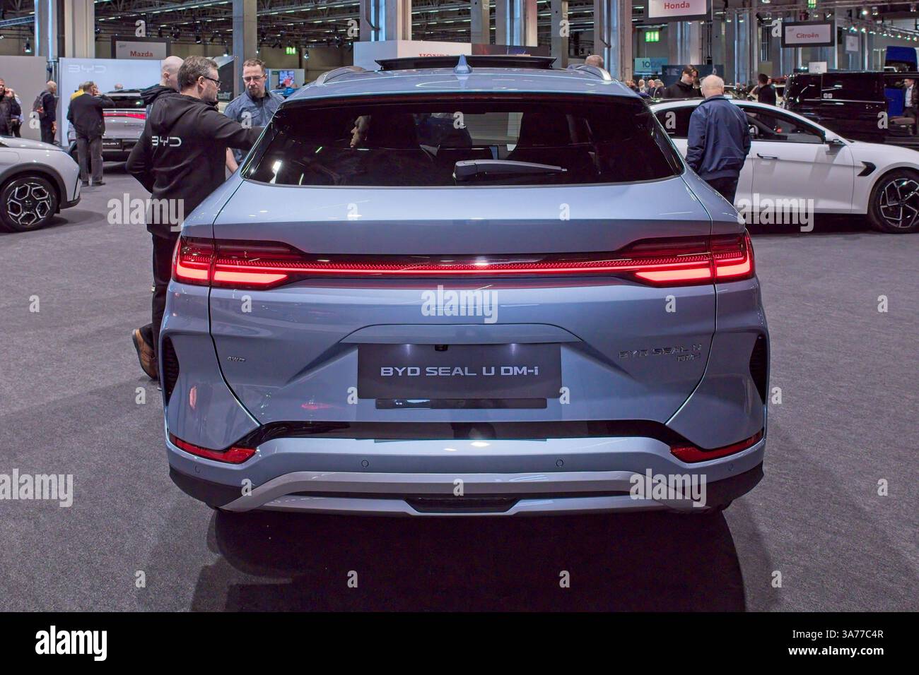 Pasila, Helsinki, Finnland – 14. März. 2025: BYD Seal U DM-i Elektroauto bei AUTO 25 und Mobility Show im Messukeskus Helsinki. Stockfoto