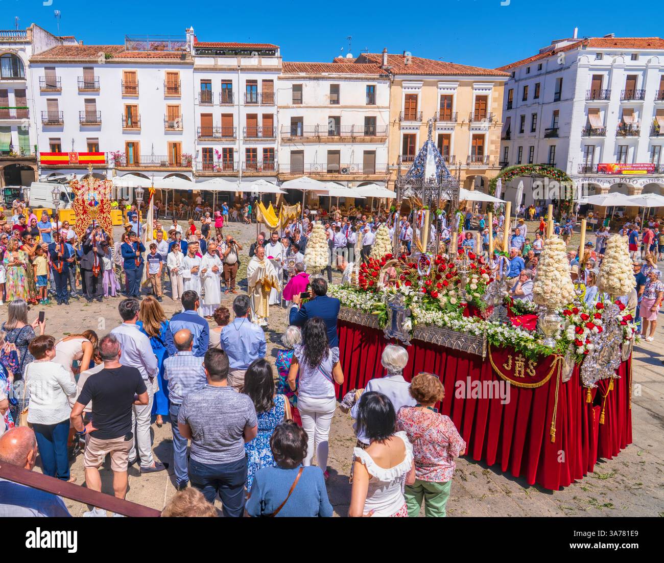 Caceres Spanien religiöse Parade spanische Feier Plaza Mayor UNESCO-Weltkulturerbe Stadt Stockfoto
