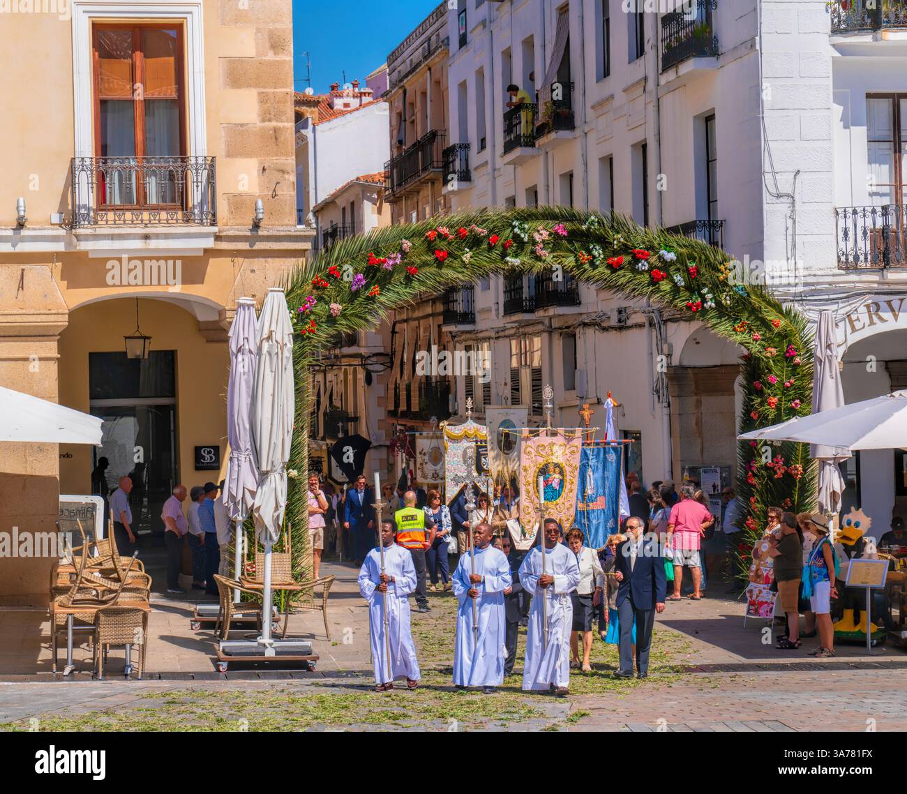 Caceres Spanien religiöse Parade spanische Feier Plaza Mayor UNESCO-Weltkulturerbe Stadt Stockfoto