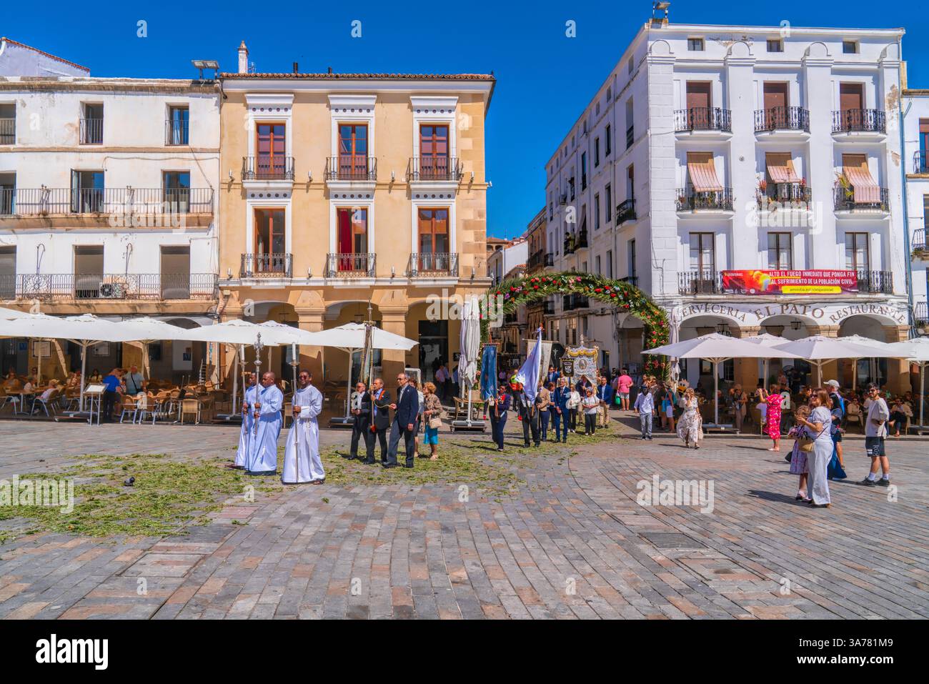 Caceres Spanien religiöse Parade spanische Feier Plaza Mayor UNESCO-Weltkulturerbe Stadt Stockfoto