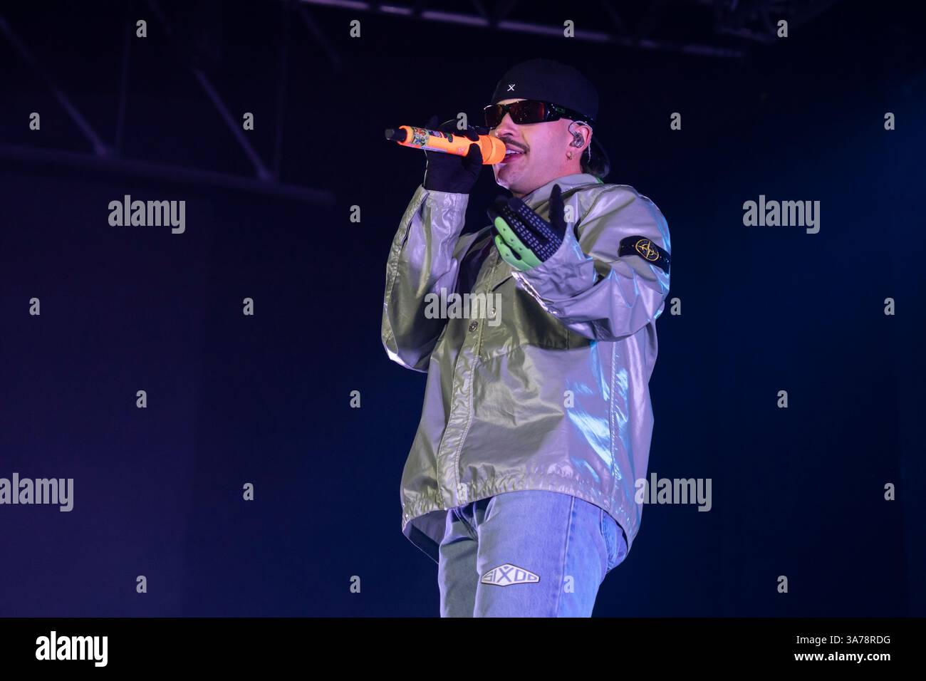 Mailand, Italien. 26. März 2025. Konzert der kolumbianischen Sängerin Feid (Salomòn Villada Hoyos) live im Fabrique Mailand, Italien. Quelle: Alessia Belotti/Alamy Live News Stockfoto