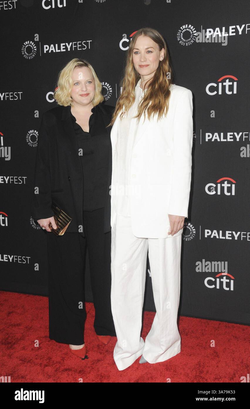 CA. 26. März 2025. Elizabeth Moss, Yvonne Strahovski bei Arrivals for THE HANDMAID's STORY im PaleyFest LA, Dolby Theater in Hollywood, Los Angeles, CA, 26. März 2025. Quelle: Elizabeth Goodenough/Everett Collection/Alamy Live News Stockfoto