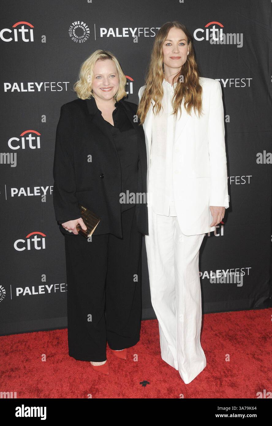 CA. 26. März 2025. Elizabeth Moss, Yvonne Strahovski bei Arrivals for THE HANDMAID's STORY im PaleyFest LA, Dolby Theater in Hollywood, Los Angeles, CA, 26. März 2025. Quelle: Elizabeth Goodenough/Everett Collection/Alamy Live News Stockfoto