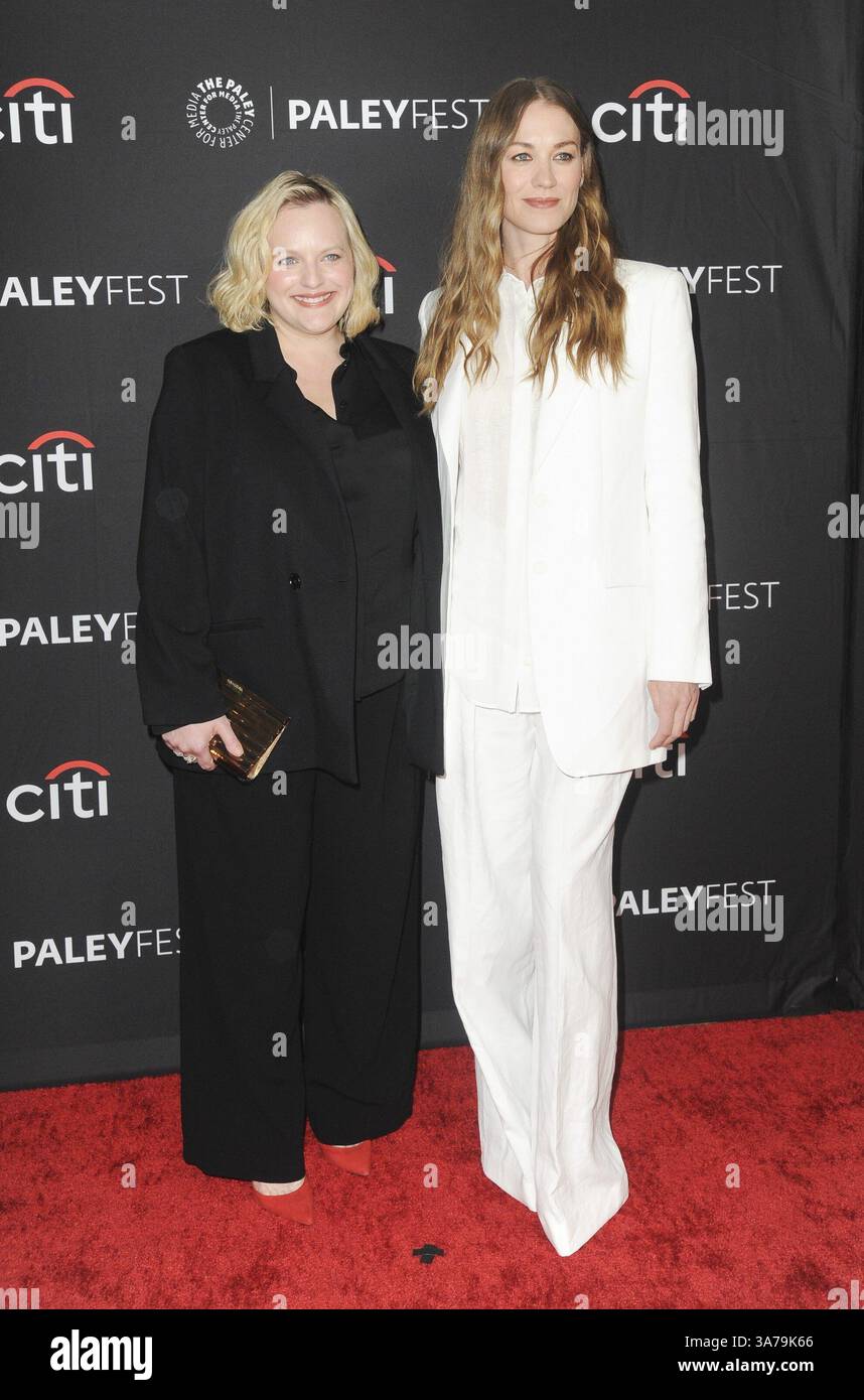 CA. 26. März 2025. Elizabeth Moss, Yvonne Strahovski bei Arrivals for THE HANDMAID's STORY im PaleyFest LA, Dolby Theater in Hollywood, Los Angeles, CA, 26. März 2025. Quelle: Elizabeth Goodenough/Everett Collection/Alamy Live News Stockfoto