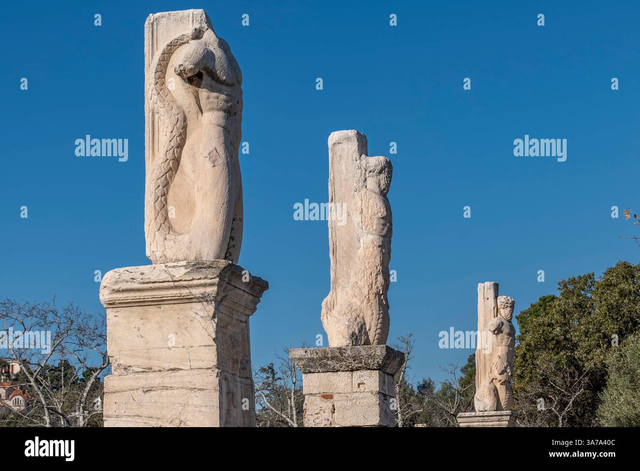 Sehr alte Statuen der antiken Agora von Athen, Griechenland Stockfoto