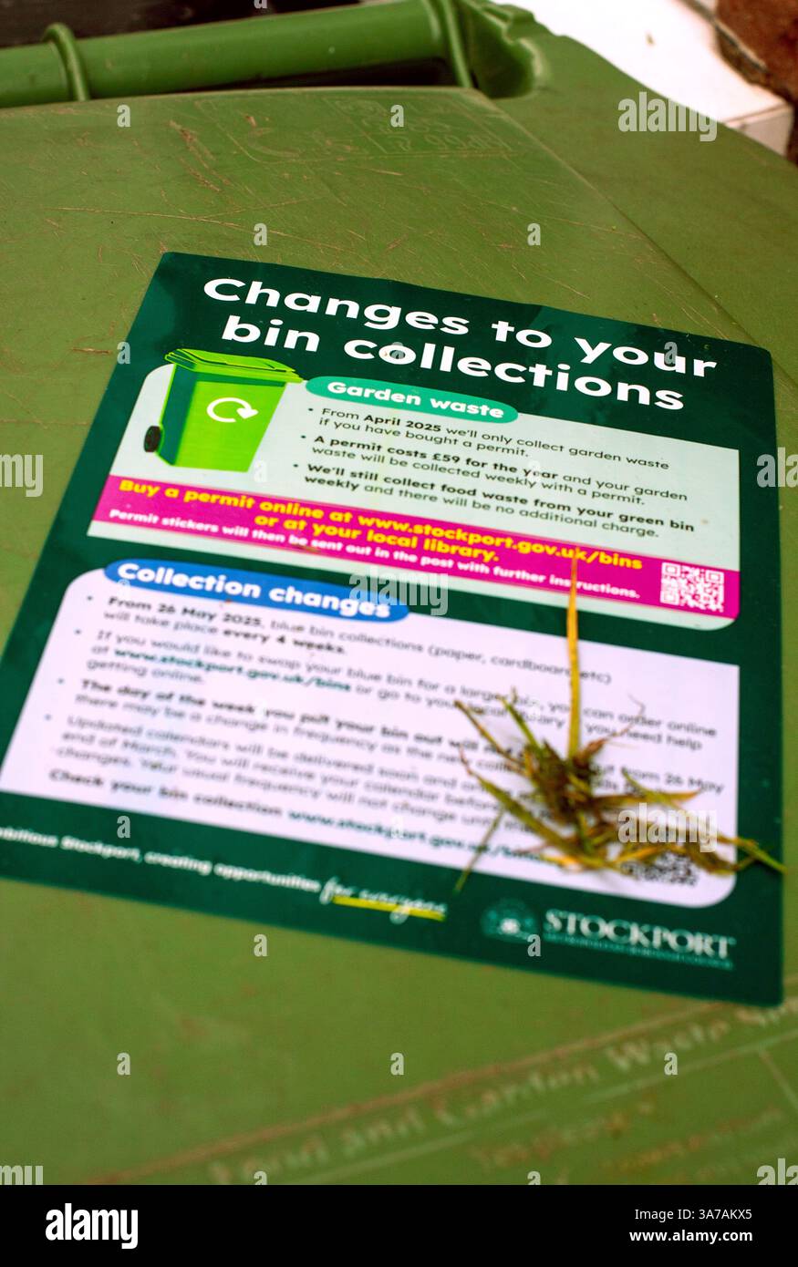 Benachrichtigung der Stockport Councils Charge for Garden Waste Collection Stockfoto