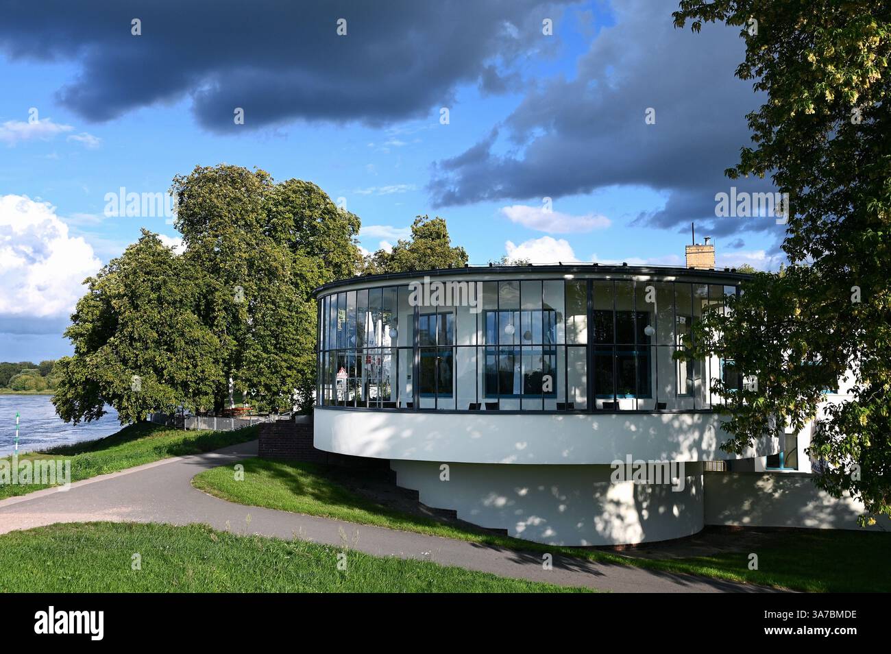 Kornhaus Restaurant an der Elbe, Dessau, Sachsen-Anhalt, Deutschland Stockfoto