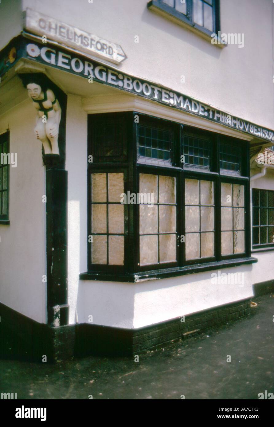 Das Boote House in Felsted, Essex, ist ein historisches Gebäude aus dem 16. Jahrhundert, das mit der Inschrift „George Boote made this Hovse 1592“ gekennzeichnet ist. Stockfoto