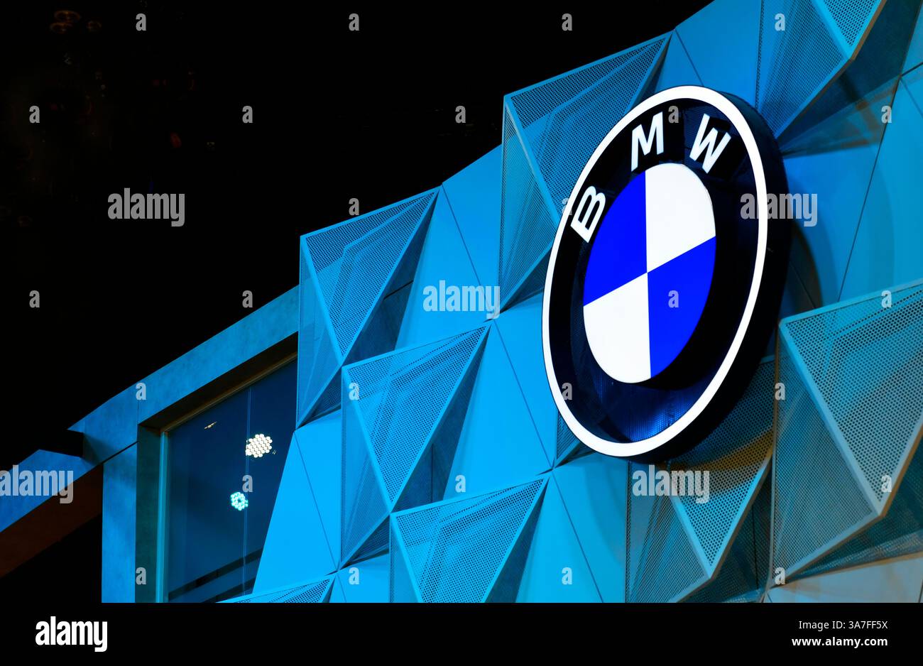 Thailand-26. März 2025: Schönes BMW Logo auf der Bangkok International Motor Show 46 in Nonthaburi Stockfoto