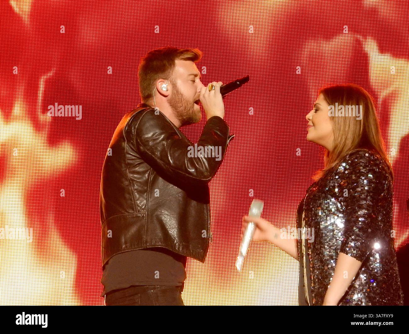 Hilary Scott und Charles Kelley von Lady Antebellum treten am 7. März 2015 auf dem Country to Country Festival in der 3Arena in Dublin, Irland Stockfoto
