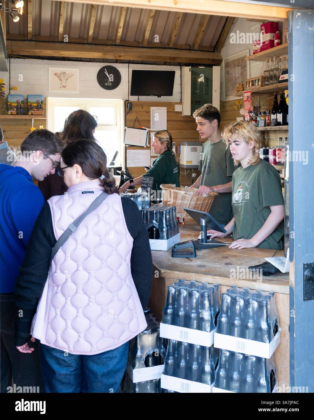 In Jeremy Clarkson's Diddly Squat Farm Shop in der Nähe von Chipping Norton, Oxfordshire Stockfoto