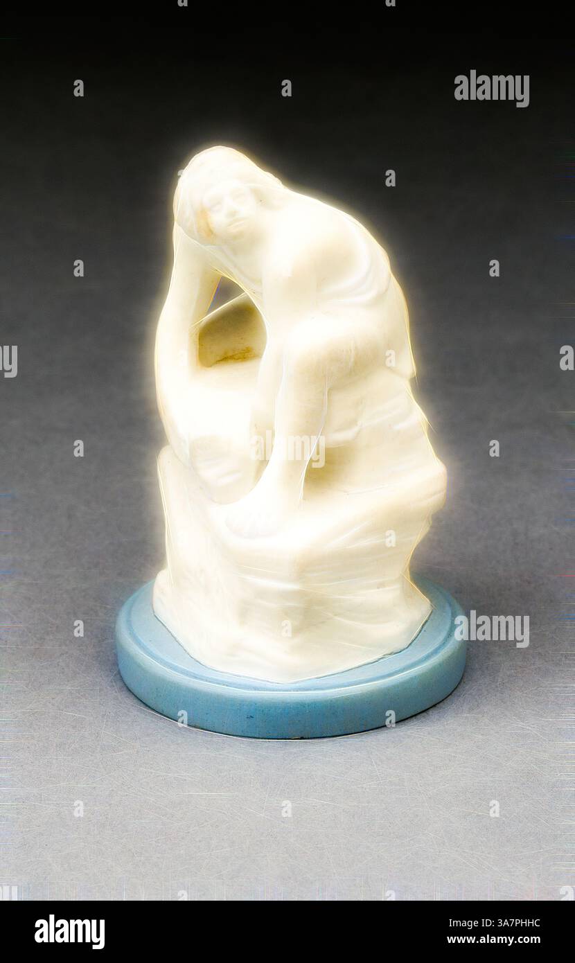 Eine zierliche Figur zeigt eine kontemplative Figur auf einem felsigen Boden, mit fließenden Linien, die auf Bewegung und Anmut hinweisen. Die glatte Oberfläche verstärkt die Kunstfertigkeit und schafft eine ruhige und zeitlose Präsenz. Klassische Kunst mit modernem Touch, neu interpretiert von Artotop, Schachstück: Pawn, 19. Jahrhundert, Wedgwood Manufaktur, England, gegründet 1759, Burslem, Steinzeug (Jasperware) Stockfoto