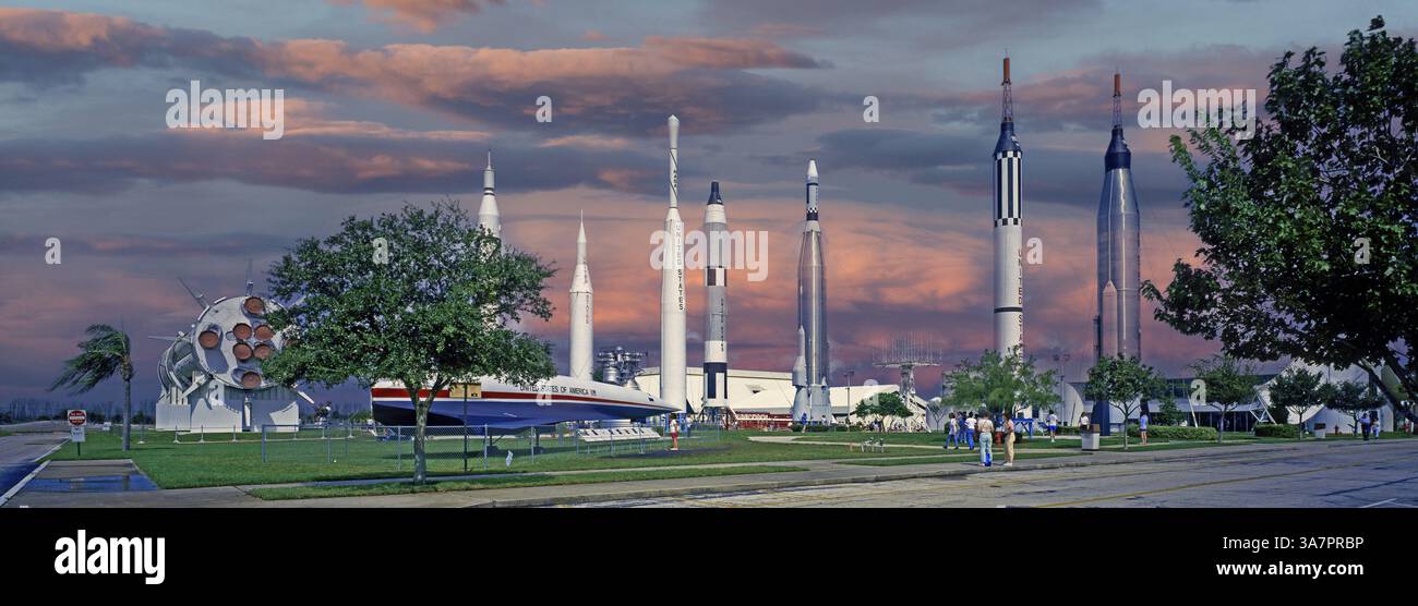 Raketen vor dem Technischen Labor auf der Patrick Air Force Base, Cape Canaveral, Florida, USA, Nordamerika Stockfoto