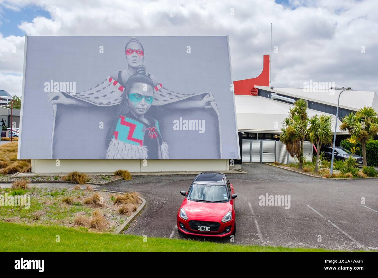 TE Marae O Hine, Tochter des Friedens, Wandgemälde der irischen Künstlerin Fin DAC, Globe Theatre, Palmerston North, Neuseeland North Island, Neuseeland Stockfoto