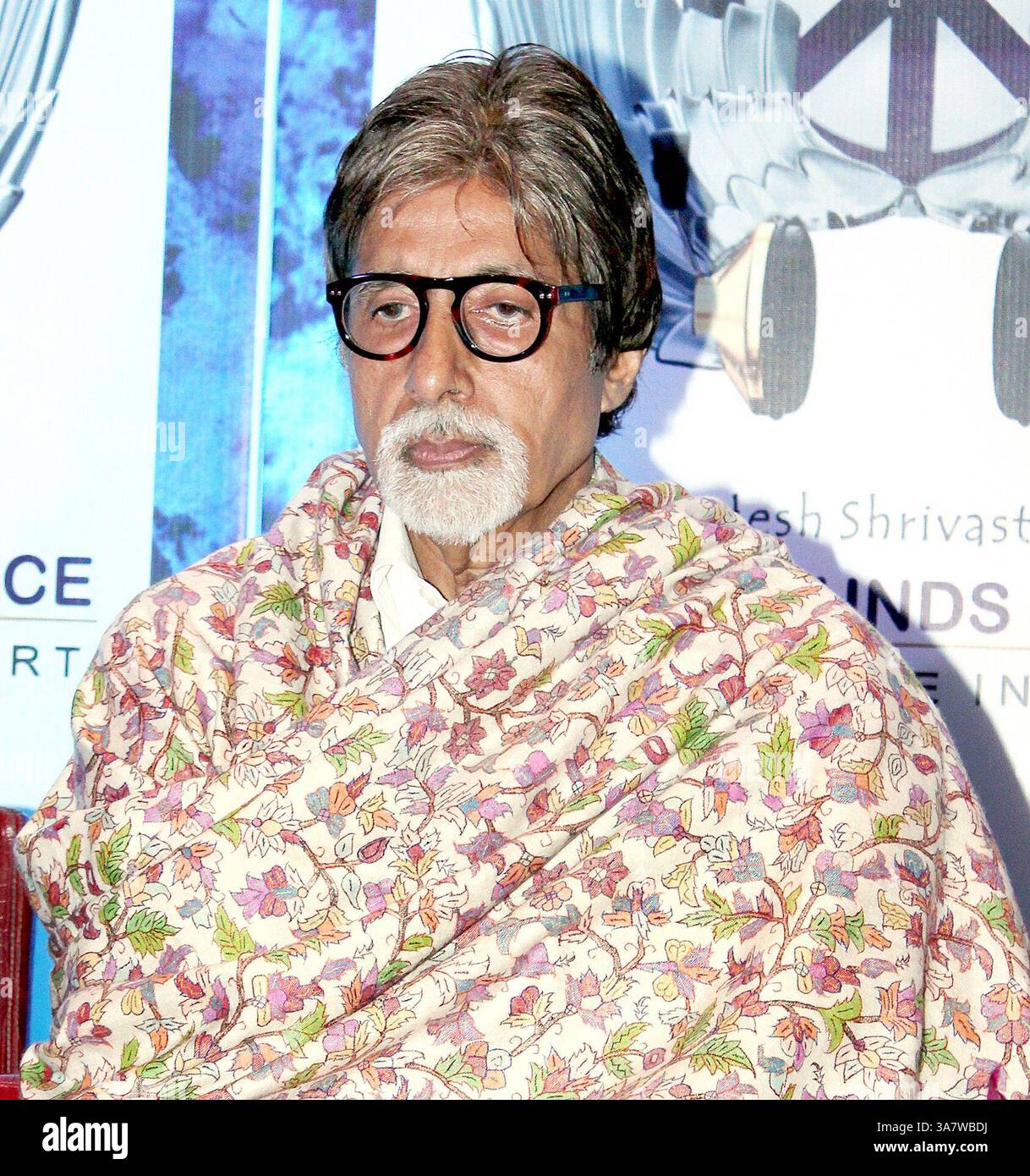 MUMBAI, INDIEN - 24. JANUAR: Der indische Bollywood-Filmschauspieler Amitabh Bachchan nimmt am 24. Januar 2013 an der Pressekonferenz zum Global Sounds of Peace Konzert in Mumbai Teil. (Foto: Yogen Shah/India Today Group) *** Lokaler Bilduntertitel *** Amitabh Bachchan (Foto: © India Today/ZUMAPRESS.com) Stockfoto