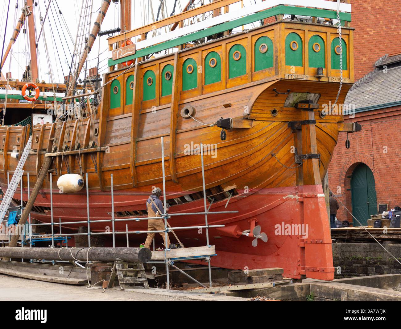 Die Matthew-Replik wird im Bristol-Hafen in Großbritannien gewartet Stockfoto