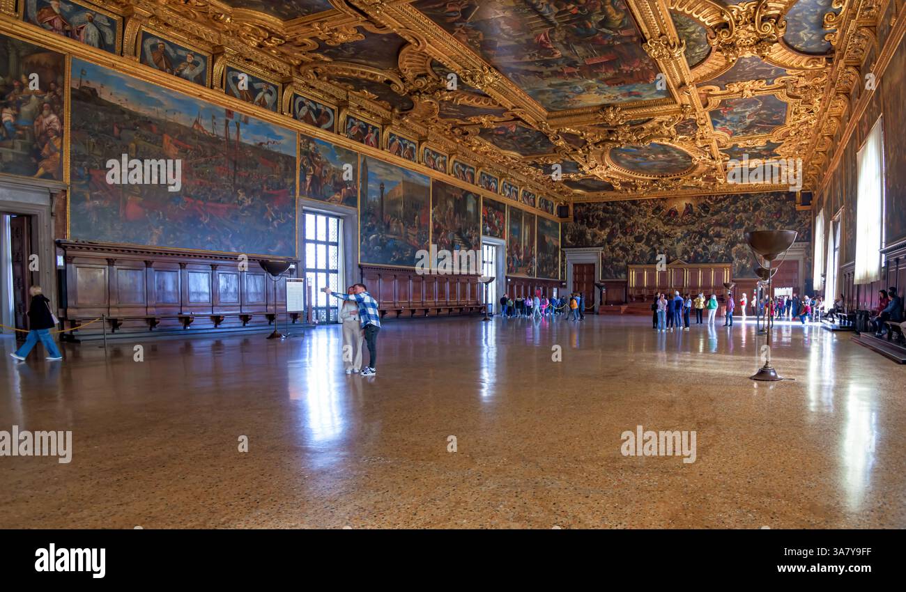 Die majestätische zentrale Halle des Dogenpalastes in Venedig Stockfoto