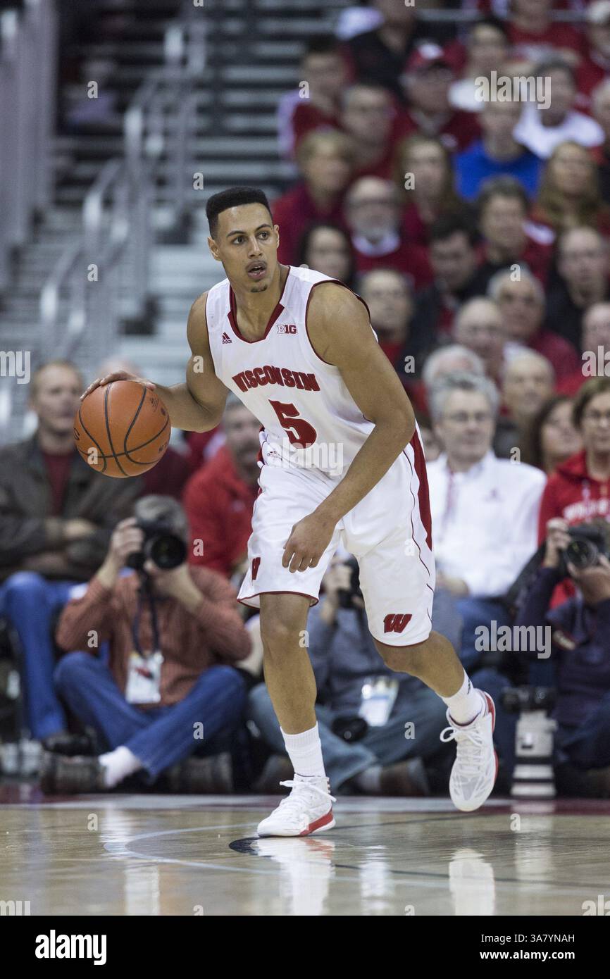 17. Februar 2013: Madison, Wisconsin, Vereinigte Staaten von Amerika - Wisconsin Badgers Stürmer RYAN EVANS, hier während eines NCAA-Basketballspiels gegen die Ohio State Buckeyes im Kohl Center zu sehen. (Kreditbild: © TriplePlayNewMedia/ZUMAPRESS.com) Stockfoto
