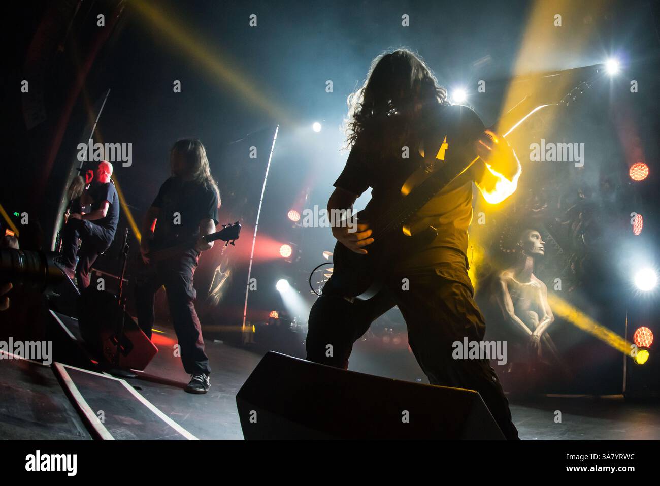 19. Februar 2013 - Toronto, Ontario, Kanada - 19. Februar 2013 - Toronto, die schwedische Metal-Band Meshuggah, trat am Dienstag Abend in der Sound Academy auf. Im Bild: Leadsänger JENS KIDMAN, Leadgitarrist – FREDRIK THORNDENDAL, Rhythm Guitar – MARTEN HAGSTROM. Foto: Darren Eagles (Foto: © Darren Eagles/ZUMAPRESS.com) Stockfoto 19. Februar 2013 - Toronto, Ontario, Kanada - 19. Februar 2013 - Toronto, die schwedische Metal-Band Meshuggah, trat am Dienstag Abend in der Sound Academy auf. Im Bild: Leadsänger JENS KIDMAN, Leadgitarrist – FREDRIK THORNDENDAL, Rhythm Guitar – MARTEN HAGSTROM. Foto: Darren Eagles (Foto: © Darren Eagles/ZUMAPRESS.com) Stockfoto