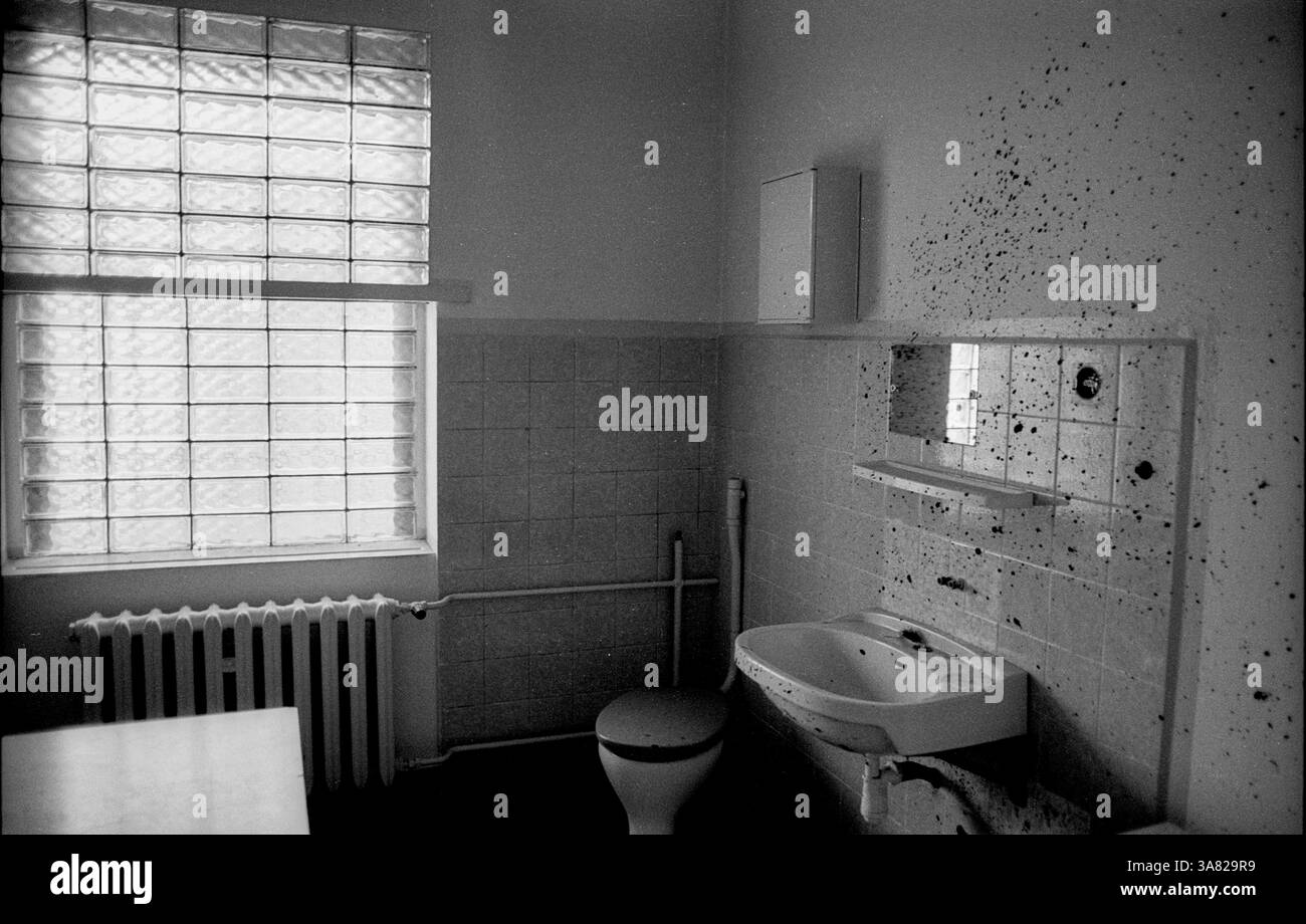 Deutschland, Berlin, 06.03.1992, Zelle im ehemaligen Stasi-Gefängnis Hohenschönhausen, [automatisierte Übersetzung] Stockfoto