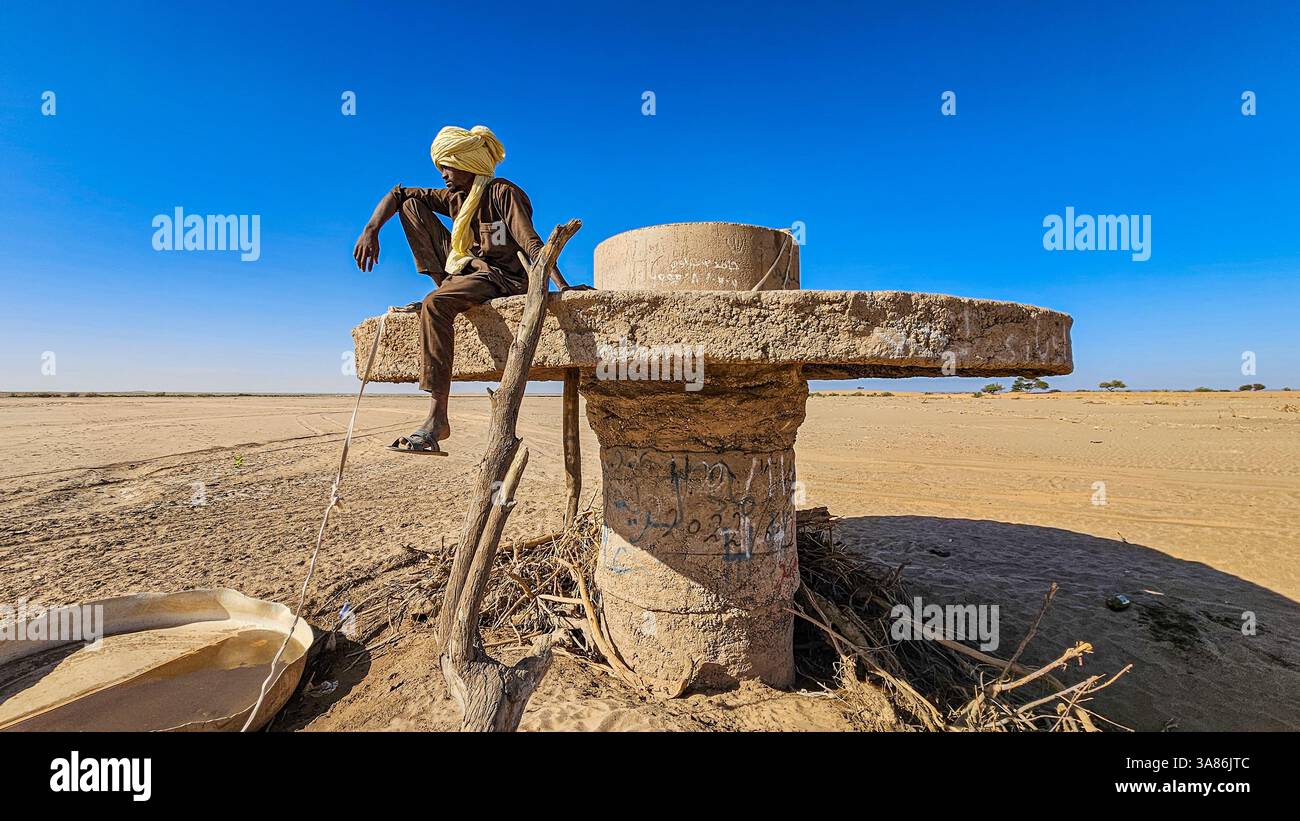 Wasserloch in den Sanddünen, Tibesti-Berge, Tschad Stockfoto