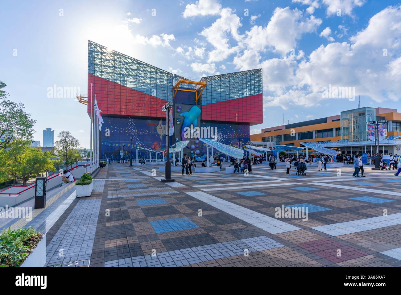 Blick auf Osaka Aquarium Kaiyukan, Kaigandori, Minato Ward, Osaka, Japan Stockfoto