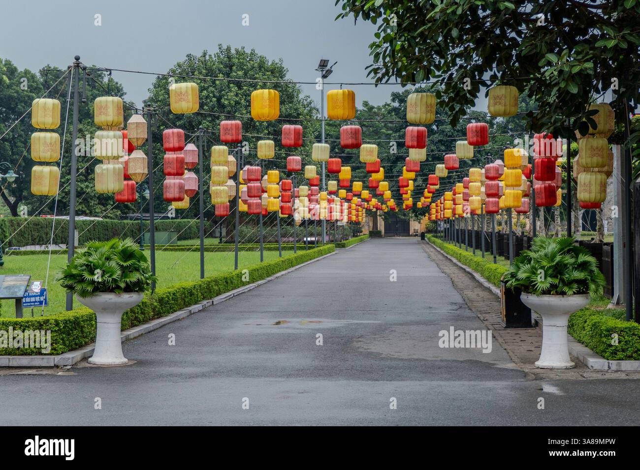 Hanoi, Vietnam, 21. Oktober 2024. Die Kaiserliche Zitadelle von Thang Long ist eine alte Kaiserstadt. Stockfoto Hanoi, Vietnam, 21. Oktober 2024. Die Kaiserliche Zitadelle von Thang Long ist eine alte Kaiserstadt. Stockfoto