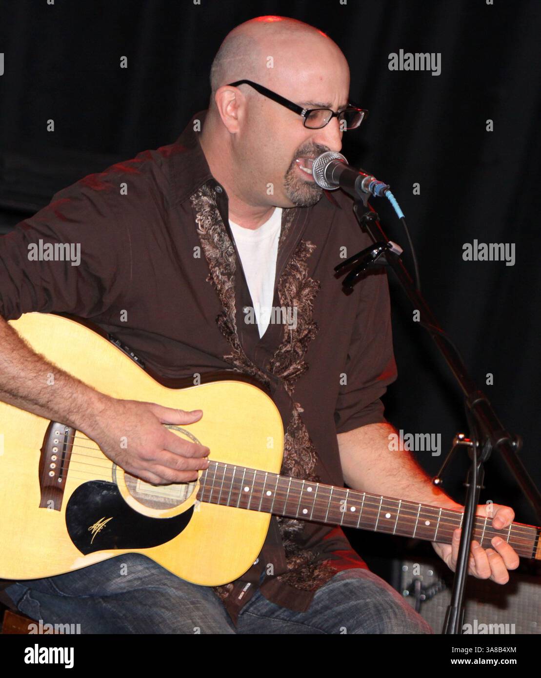 4. April 2009 – Nashville, TN, USA – 4. April 2009 – Nashville, TN – Jeff Cohen trat beim Tin Pan South Songwriter's Festival auf. Foto: Dan Harr/AdMedia (Foto: © Dan Harr/AdMedia via ZUMA Wire) Stockfoto
