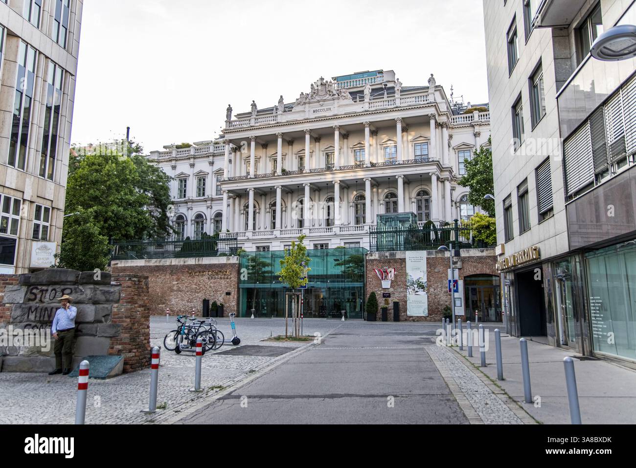 Wien , Österreich - 7. Juli 2023: Palais Coburg Hotel in Wien. Stockfoto
