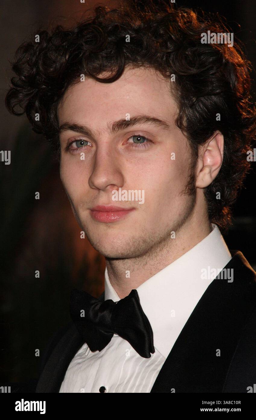 Dezember 2009 – London, Großbritannien, USA – 13. Dezember 2009 – London, England – Aaron Johnson. Der Grey Goose Charakter und Cocktails Ball im Gorsvenor House Hotel. Foto: Jill Mayhew/Capital Pictures (Foto: © Jill Mayhew) Stockfoto