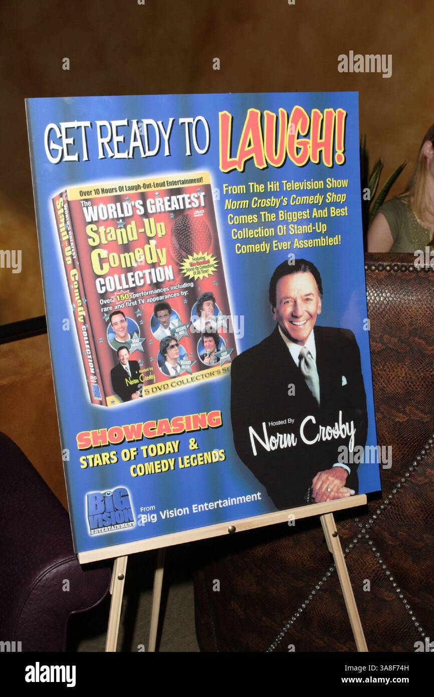 Juni 2005 - Beverly Hills, CA, USA - 14. Juni 2005 - Beverly Hills, Kalifornien - Atmosphäre. DVD-Einführungsveranstaltung; Cocktailempfang für die „The World's Best Stand-Up Comedy Collection“ von Big Vision Entertainment anlässlich des 40-jährigen Jubiläums von Norm Crosby in Show Business, 9900 Santa Monica Boulevard. Foto: Zach Lipp/AdMedia (Foto: © Zach Lipp/AdMedia via ZUMA Wire) Stockfoto