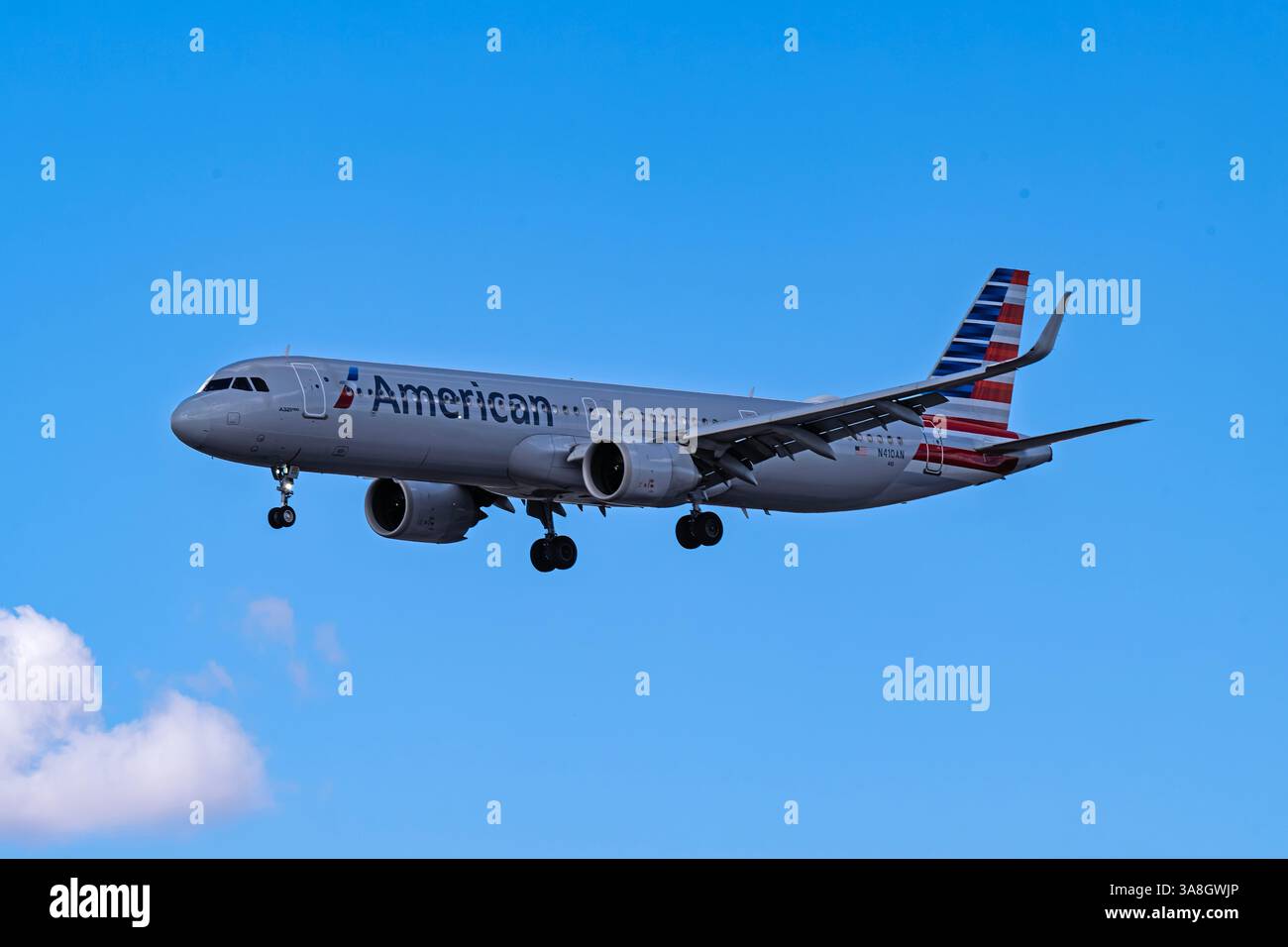 Sky Harbor Intl. Flughafen 3-16-2024 Phoenix AZ, USA American Airlines Airbus A321neo Ankunft in 25L am Phoenix Sky Harbor Intl. Flughafen Stockfoto