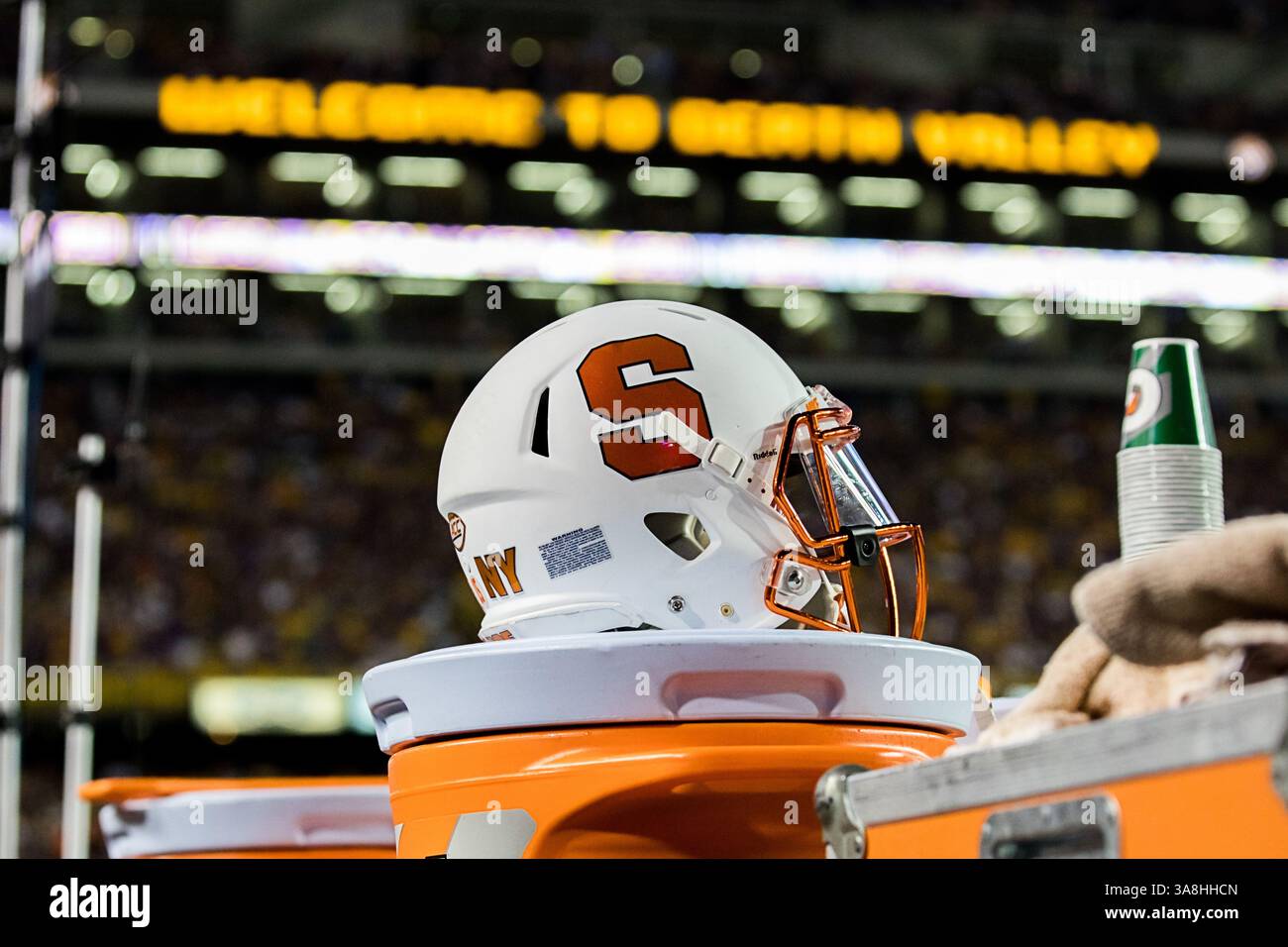 23. September 2017: Syracuse Orange Helm während des Spiels zwischen den LSU Tigers und den Syracuse Orange im Tiger Stadium in Baton Rouge, LA. LSU Tigers gewann 35:26. Stephen Lew/CSM(Credit Image: &Copy; Stephen Lew/CSM via ZUMA Wire) Stockfoto