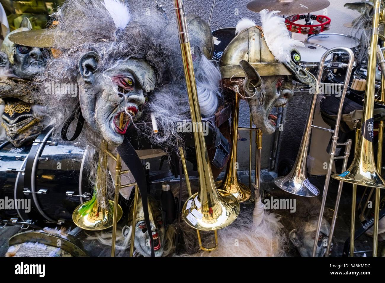 Masken des typischen Luzerner Karnevals. Stockfoto