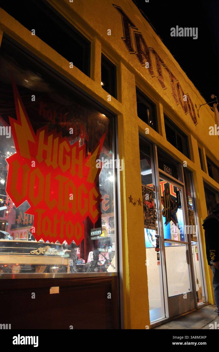 5. Februar 2008 - West Hollywood, Kalifornien, USA - 05. Februar 2008 - West Hollywood, Kalifornien - Kat von D's L.A. Ink ''High Voltage Tattoo'' Shop in der La Brea Avenue. Foto: Byron Purvis/AdMedia (Foto: © Byron Purvis/AdMedia via ZUMA Wire) Stockfoto
