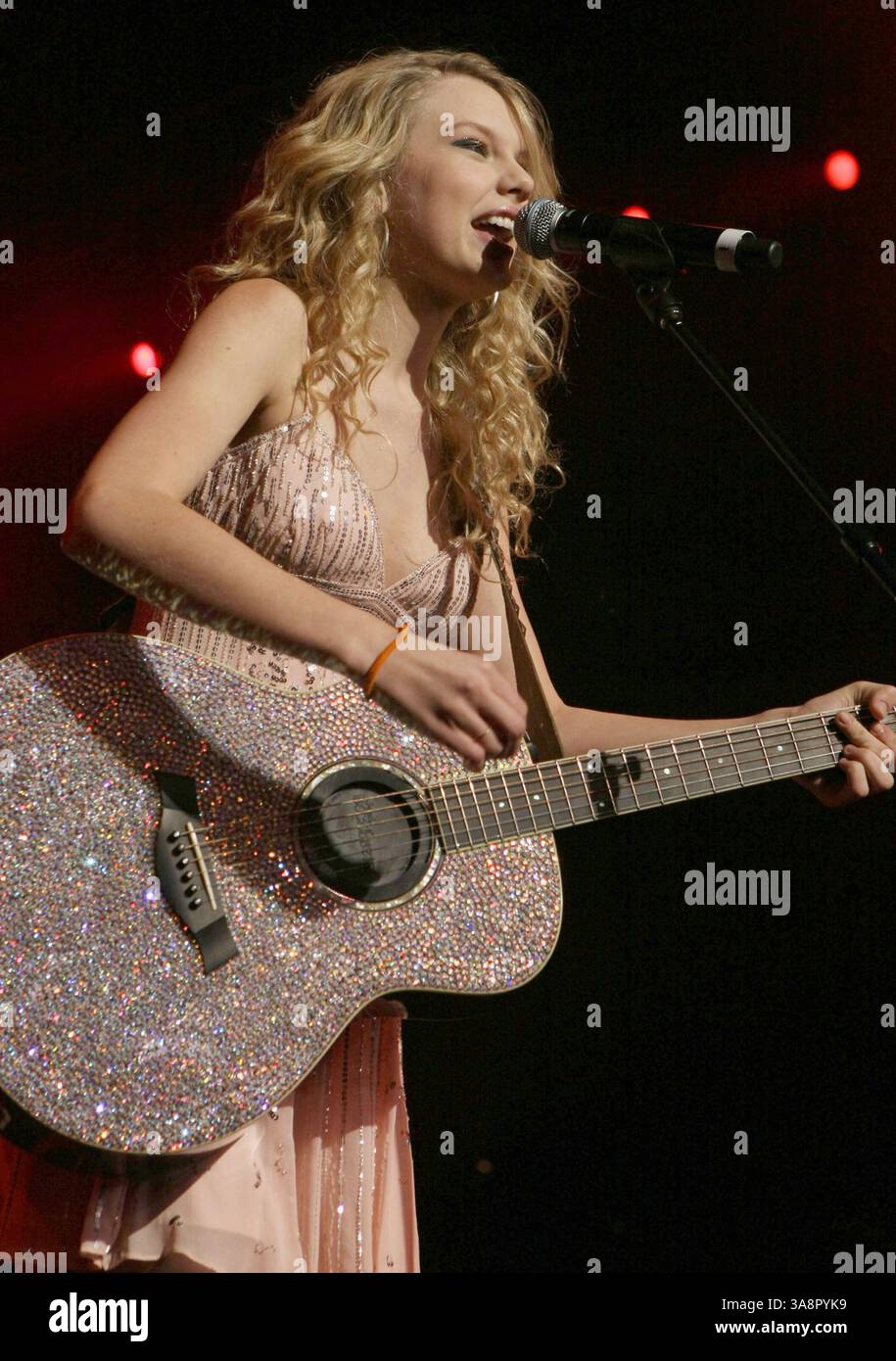 Mai 2008 - Las Vegas, Nevada, USA - 17. Mai 2008 - Las Vegas, Nevada - Taylor Swift. Neue Künstlerparty für eine Sache im MGM Grand Hotel Casino. Foto: MJT/AdMedia (Foto: © MJT/AdMedia via ZUMA Wire) Stockfoto