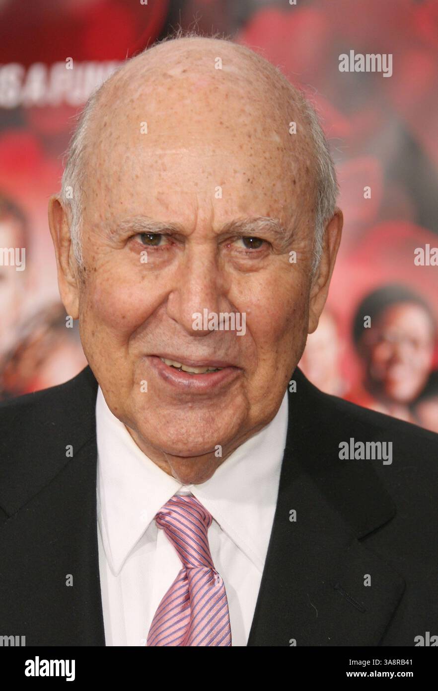 Juni 2007 - Hollywood, KALIFORNIEN, USA - 5. Juni 2007 - Hollywood, Kalifornien - Carl reiner. 'Ocean's Thirteen' Los Angeles Premiere im Grauman's Chinese Theatre. Foto: Russ Elliot/AdMedia (Foto: © Russ Elliot/AdMedia via ZUMA Wire) Stockfoto
