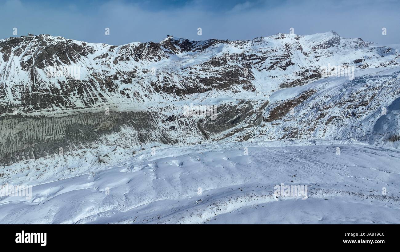 Gorner Gletscher oder Grenzgletscher und Monte Rosa, Zermatt, Schweizer Alpen Panoramablick auf die Berge von der Gornergrat Aussichtsplattform, berühmtes Wahrzeichen von Swit Stockfoto
