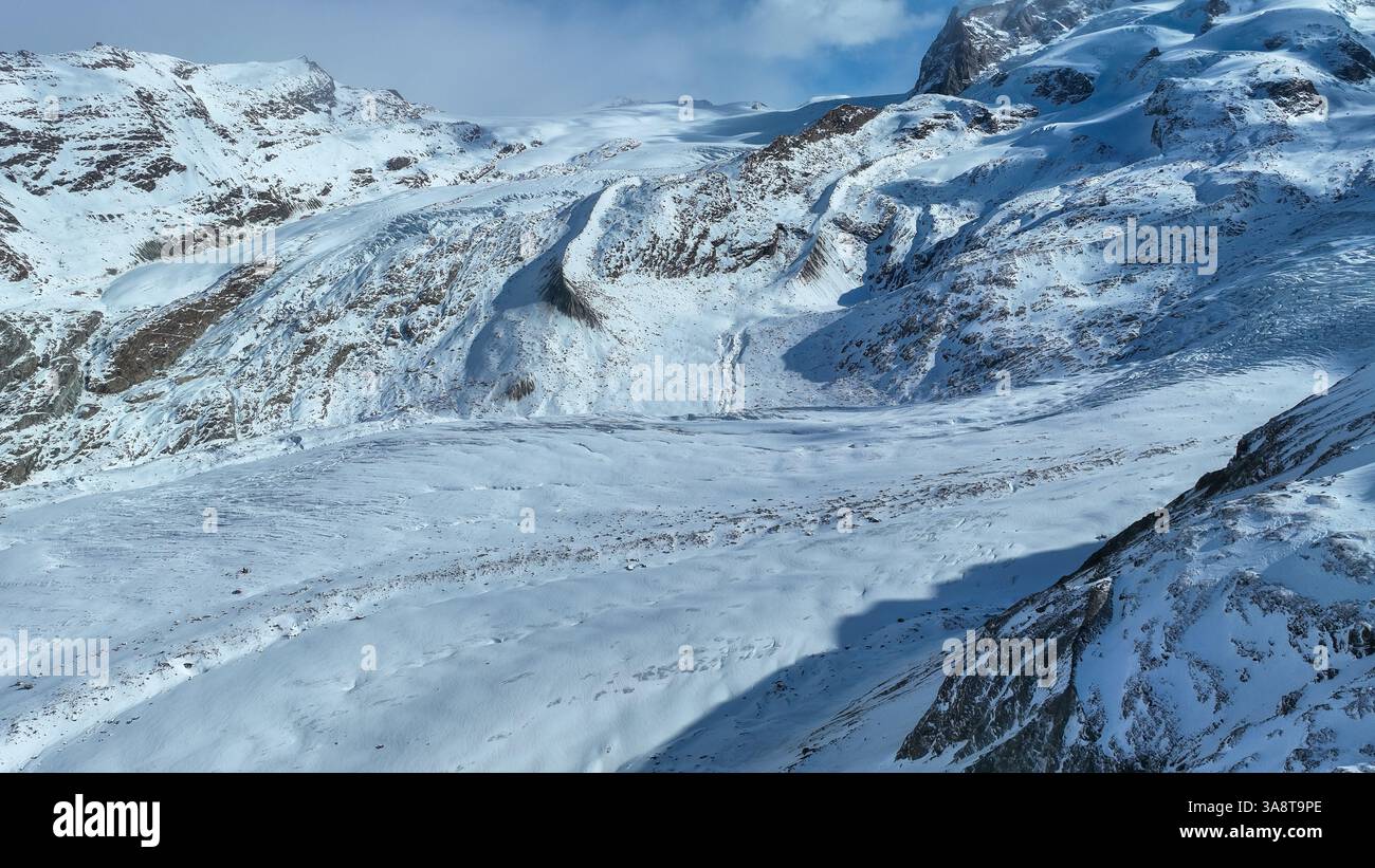 Gorner Gletscher oder Grenzgletscher und Monte Rosa, Zermatt, Schweizer Alpen Panoramablick auf die Berge von der Gornergrat Aussichtsplattform, berühmtes Wahrzeichen von Swit Stockfoto