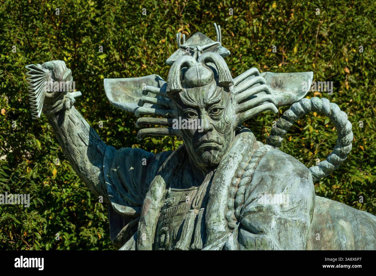 Bronzestatue Kabuki-Schauspieler Ichikawa Danjuro IX. Als Kamakura Gongoro im Stück Shibaraku hinter dem Sensoji-Tempel in Asakusa Tokio Stockfoto