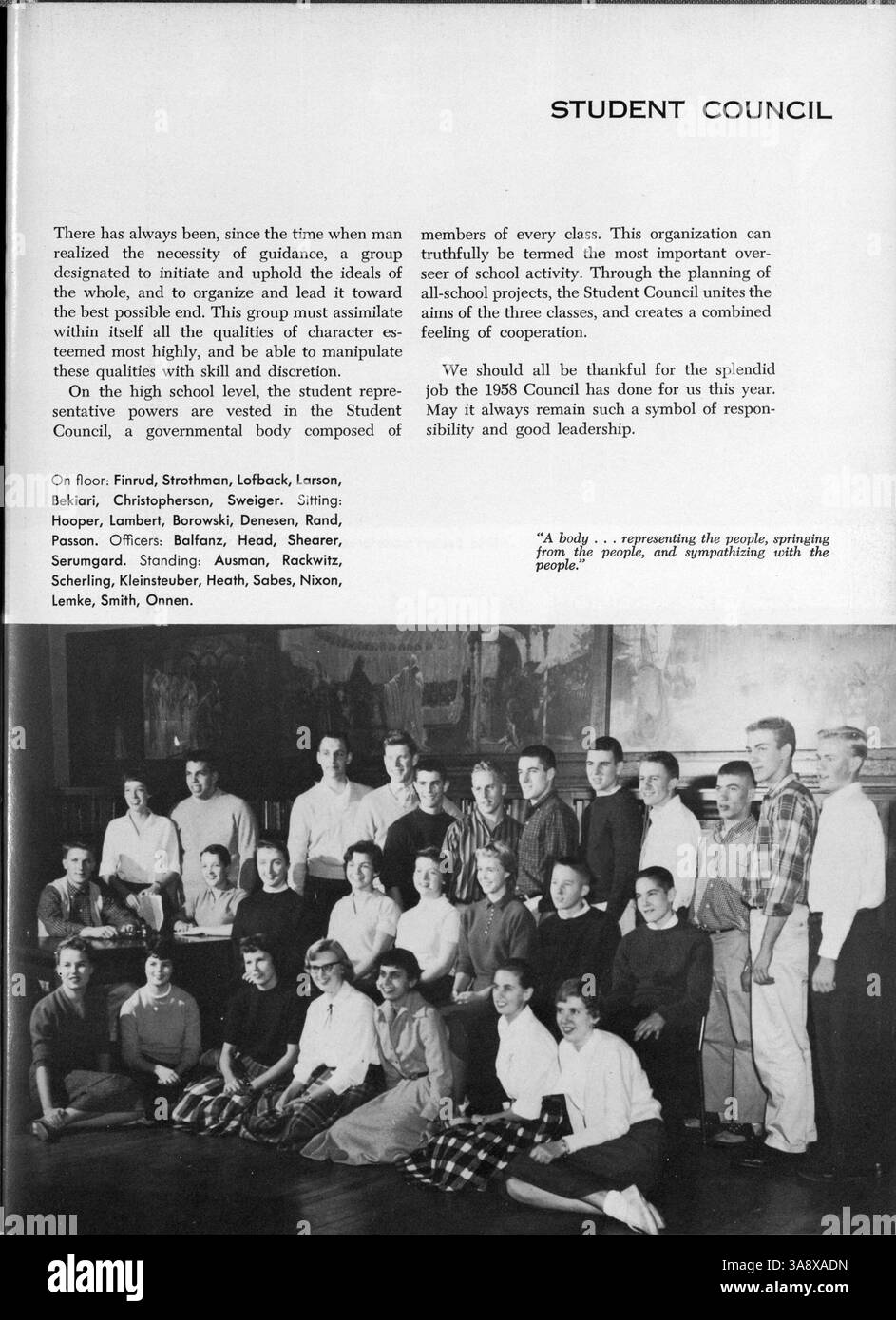Das „Hesperian“ Jahrbuch der West High School (1958) dokumentiert die Schüler-, Dozenten-, Leichtathletik- und Schulveranstaltungen, die während des Schuljahres 1957-1958 stattfanden. Stockfoto