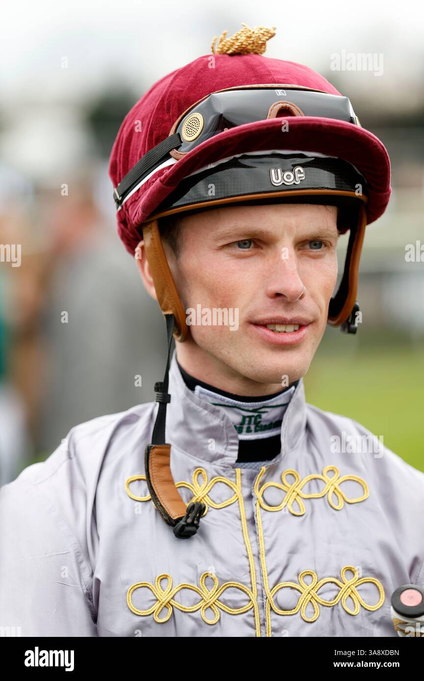 Jockey Luke Catton auf der Doncaster Racecourse. Bilddatum: Samstag, 29. März 2025. Stockfoto