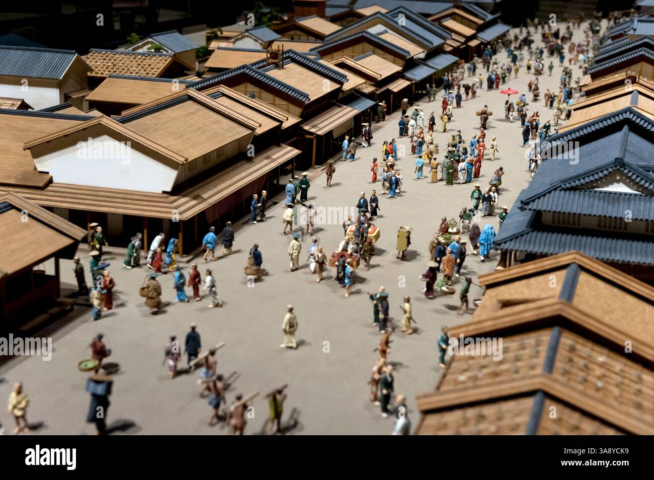 Miniaturmodell der Straßen und des Lebensstils der Menschen während der Edo-Zeit (1603-1868) im Edo-Tokyo Museum of History, Tokio, Japan Stockfoto