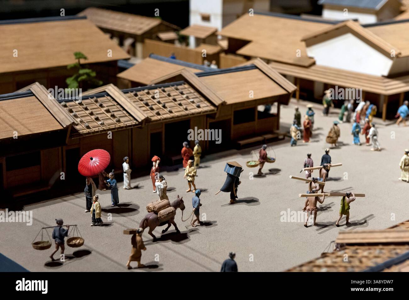 Miniaturmodell der Straßen und des Lebensstils der Menschen während der Edo-Zeit (1603-1868) im Edo-Tokyo Museum of History, Tokio, Japan Stockfoto